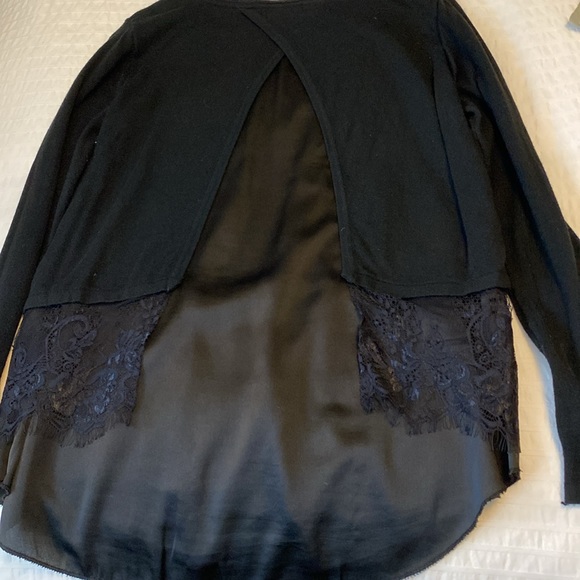 Black top - Picture 4 of 5